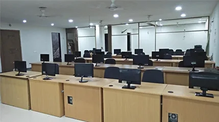 SiOnline support desks at the Ratlam office